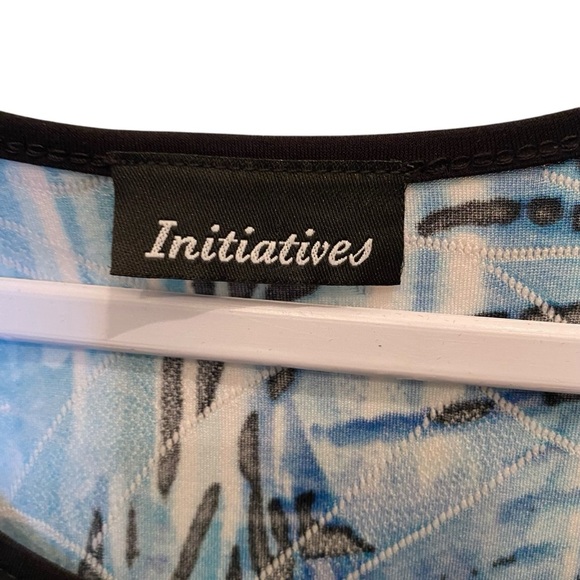 Blue pattern flowy top - XL - Picture 4 of 4